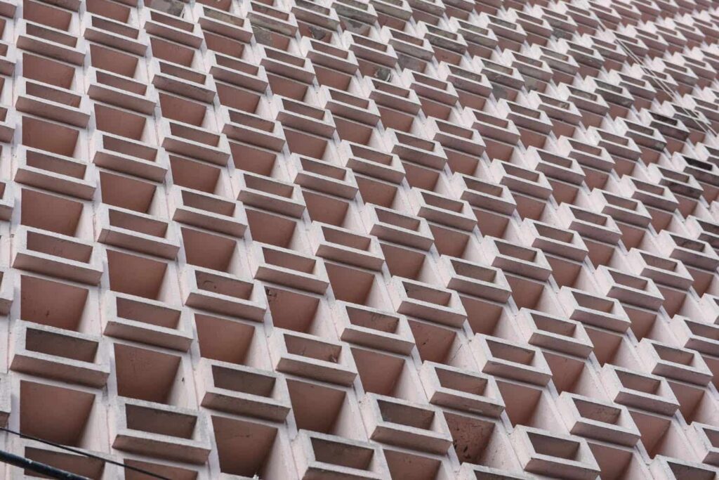 egg-crate shading exterior building design - Instyle Deco Paris (1)